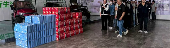  月滿中秋 禮致家人